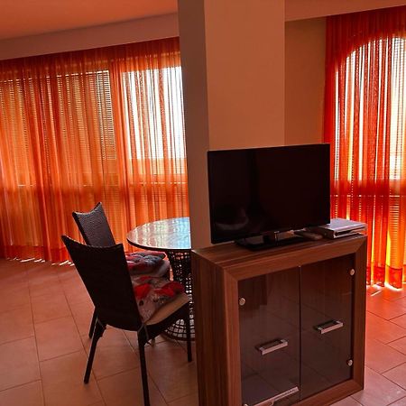 Oazis Vip Club Aparthotel Sunny Beach Exterior foto