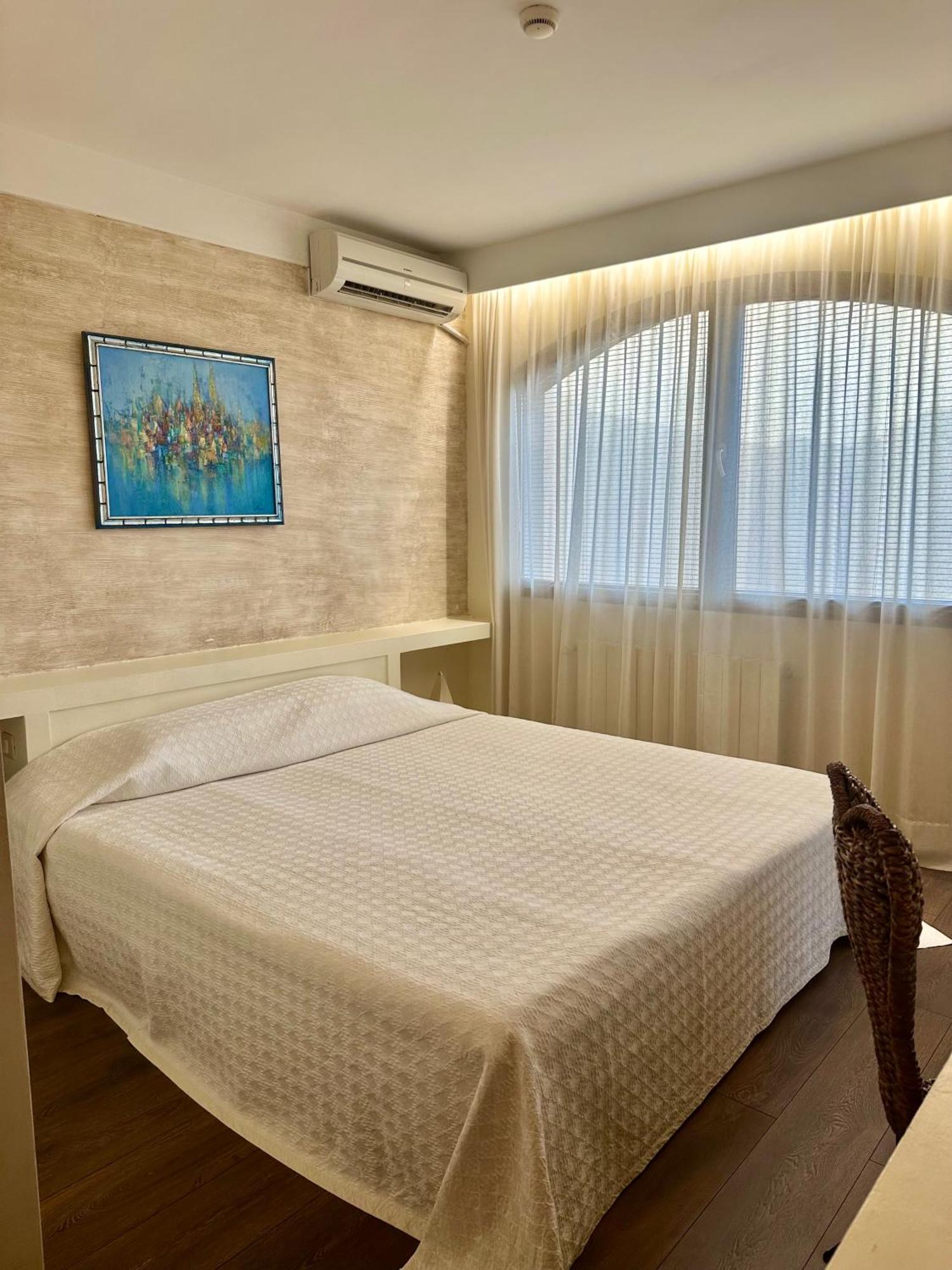 Oazis Vip Club Aparthotel Sunny Beach Exterior foto