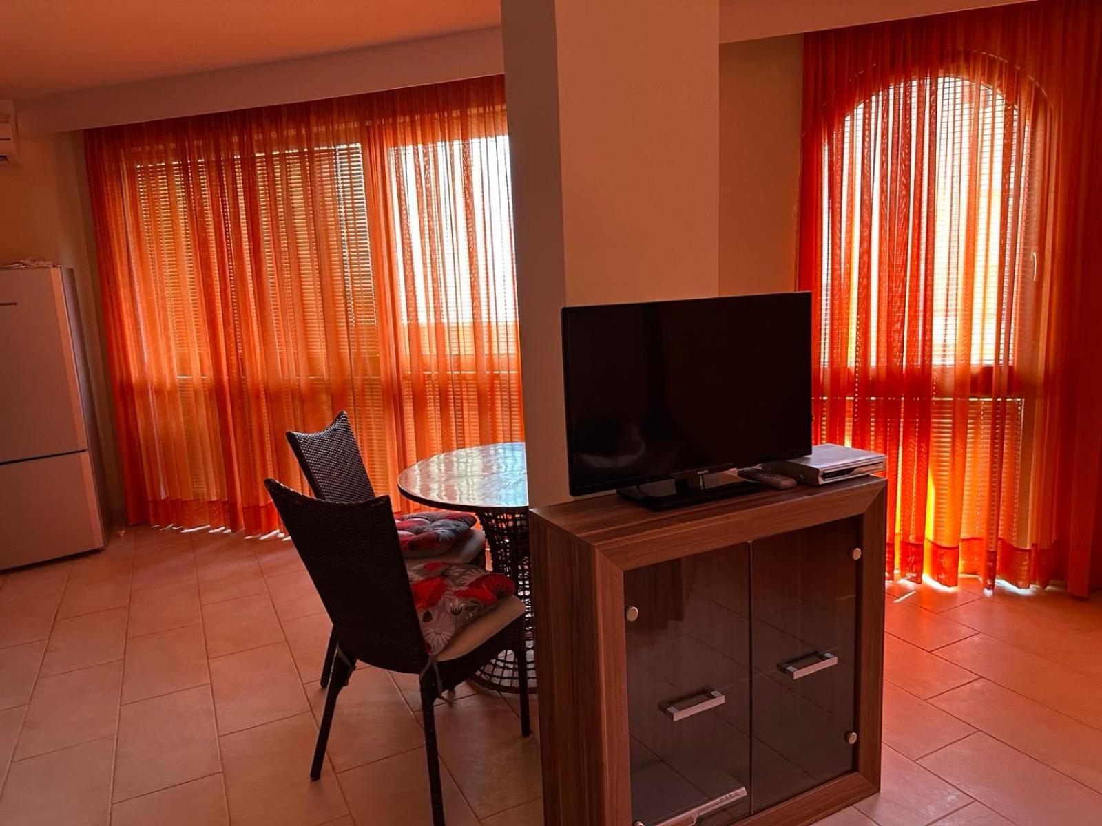 Oazis Vip Club Aparthotel Sunny Beach Exterior foto